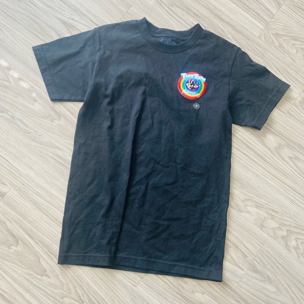 (S) looney Tunes shirt